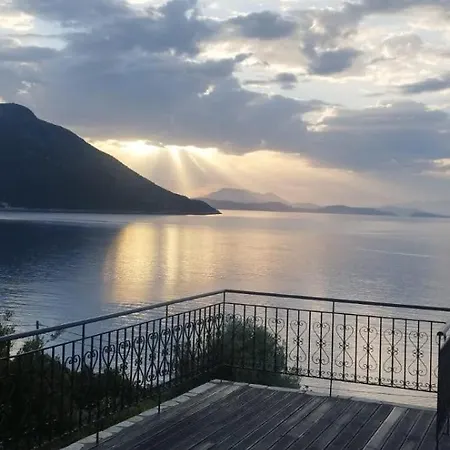 Lesunluka Lefkada * Vasiliki (Lefkada)